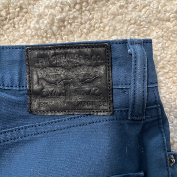 Men’s Levi slim fit pant - Picture 2 of 3